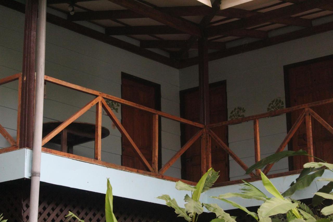 Hotel Iguana Libre Dominical Exterior foto
